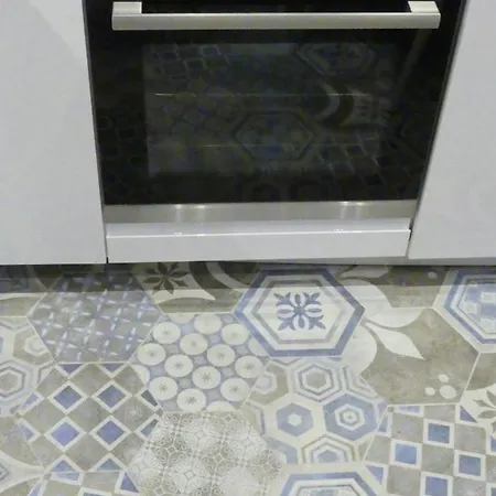 Apartament T3 Of 50m, 1 Bedroom And 1 Office 12m, Championnet Le 70 Thiers *